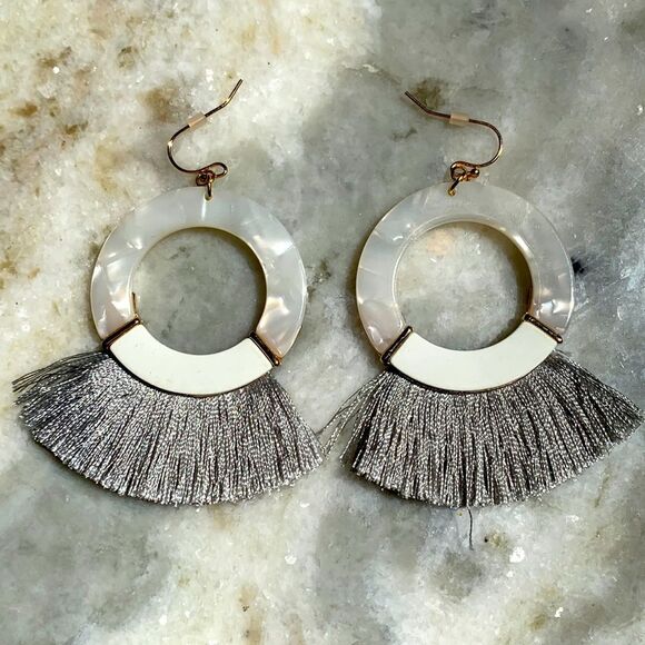 independent Jewelry - Gray Acrylic Resin Fashion Earrings